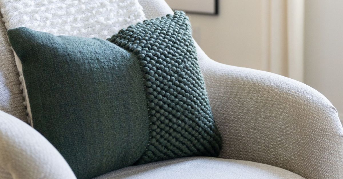 Design Trends in Luxury Pillow Covers in 2025