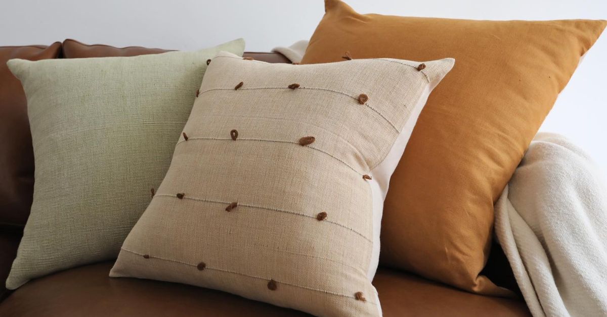 Handmade vs. Mass-Produced Pillows: What Sets Them Apart?