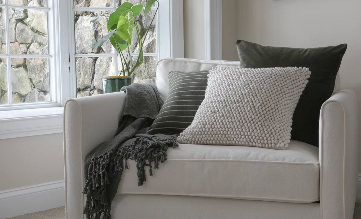 How to Arrange Throw Pillows on a Sofa: The Art of the Pillow Stack